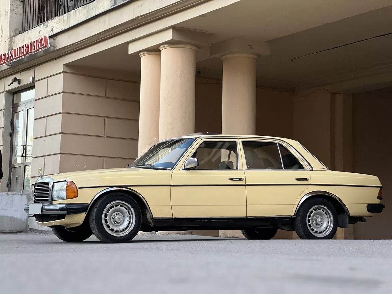 Mercedes-Benz W123 2.4 MT — фото 16